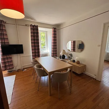 Apartmán De La Tour In With Parking