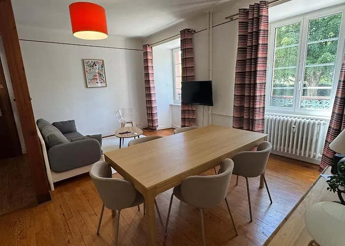 Appartement De La Tour In With Parking *