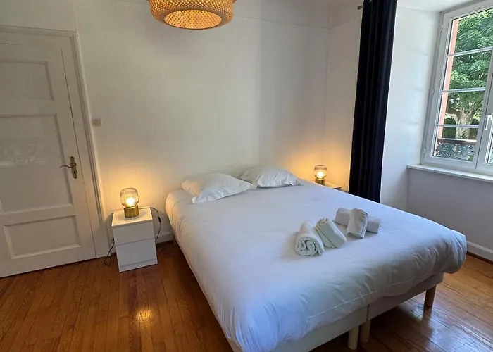 De La Tour In With Parking Appartement *